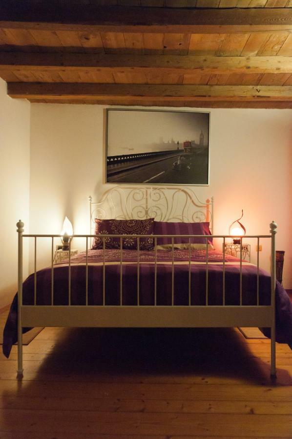 Bed and Breakfast Casale Del Sole Garda Монцамбано Экстерьер фото