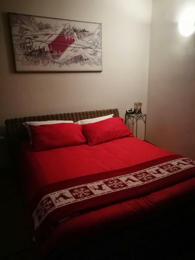 Bed and Breakfast Casale Del Sole Garda Монцамбано Экстерьер фото